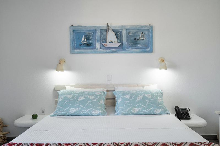 Bedroom 3, Iris Hotel, South Aegean