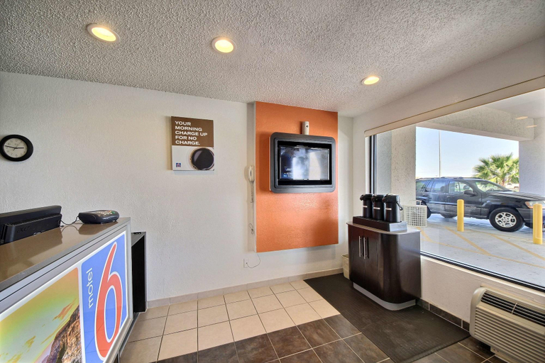 Public Area 3, Motel 6 Laredo, TX - North I-35, Webb