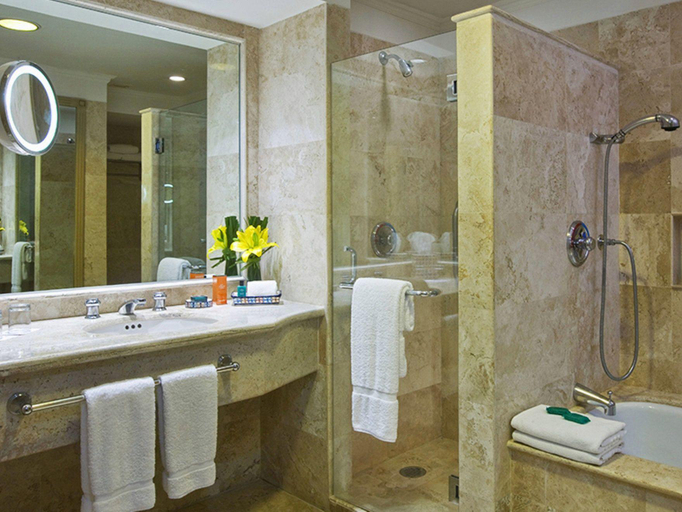 Bathroom 4, Sandos Cancun All Inclusive - Adults Only, Benito Juárez