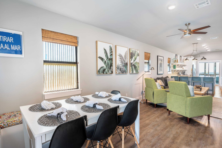 Food & Drinks 5, Simpatico by Avantstay Pool, Near Birding Center, Nueces