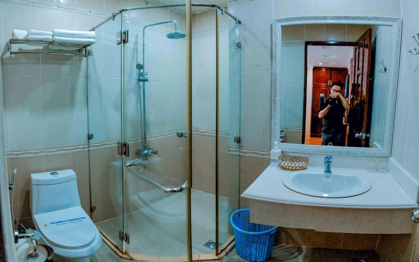 Bathroom 2, Linh Phuong 3 Hotel, Ninh Kiều