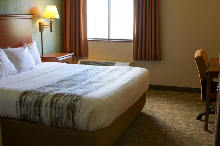 Bedroom 3, Barker's Island Inn Resort, Lake Superior