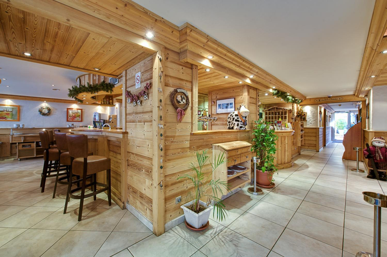 Food & Drinks 2, Hotel Du Commerce, Haute-Savoie