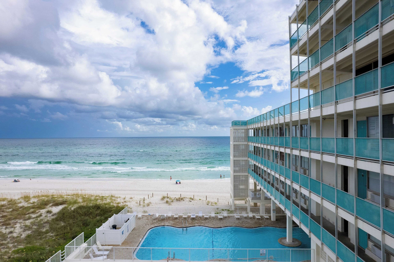 Sport & Beauty 5, Fontainebleau 335 by Avantstay Beachfront Access, Bay