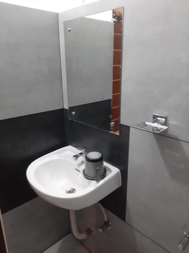 Bathroom 4, Hotel Shalimar Residency, Ernakulam