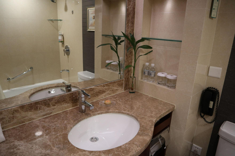Bathroom 5, Jianguo Hotel, Shanghai