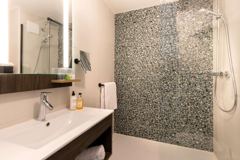 Bathroom 4, Best Western Plus L'Artist Hotel, Indre-et-Loire