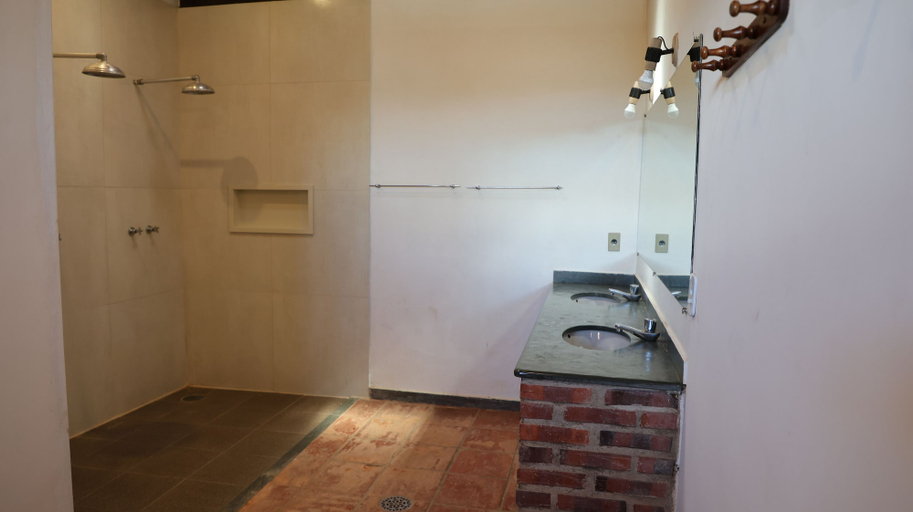 Bathroom, Haras Santa Amalia - Nova União MG, Nova União