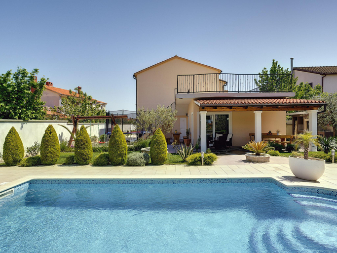 Others 3, Holiday Home in Medulin with Private Pool, Medulin