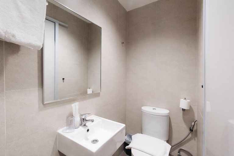 Bathroom 26