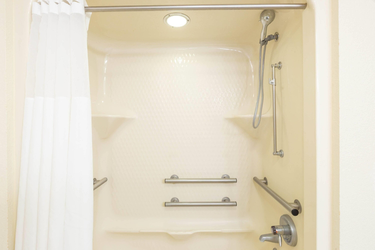 Bathroom 5, Baymont Inn & Suites by Wyndham Mukwonago, Waukesha