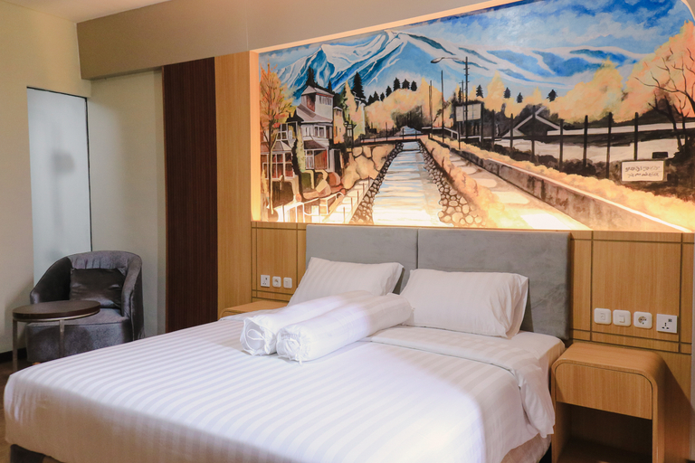 Azana BeSt Hotel Batu Room Type - Deluxe King Room with Balcony