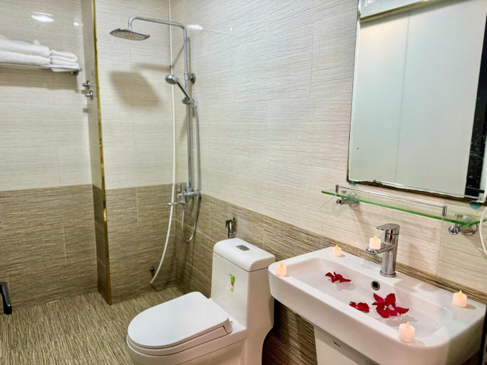 Bathroom 4, Bao Anh Hotel, Long Biên