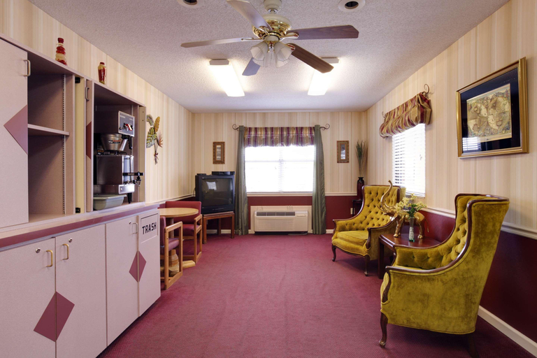 Public Area 2, Americas Best Value Inn Athens, TN, McMinn