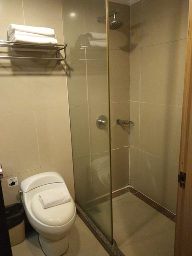 Bathroom, Tang Dynasty Lodge Tuaran, Tuaran