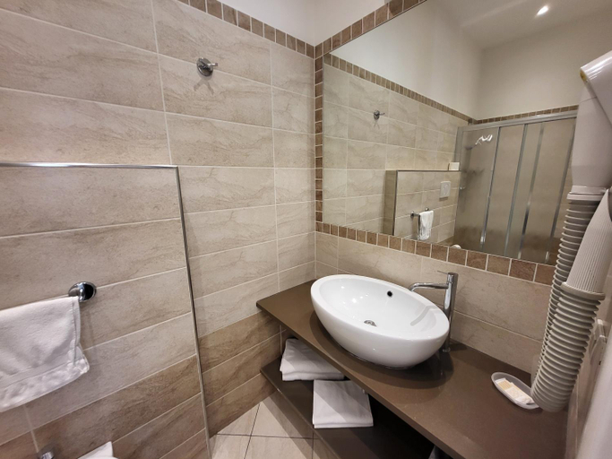 Bathroom 3, Hotel Villa Fulgida, Rimini