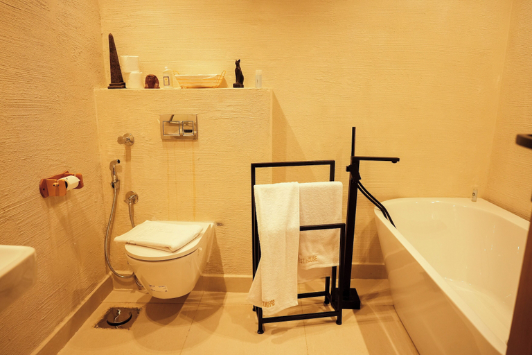 Bathroom 5, Sphinx House, Al-Ahram