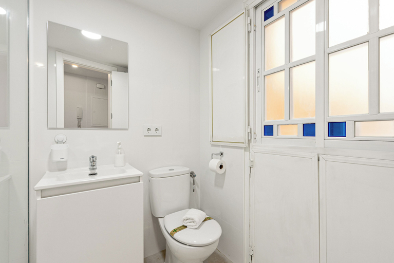 Bathroom 4, Stay U-nique Apartment Plaza de la Merced, Málaga