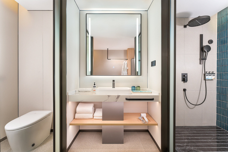 Bathroom 4, Holiday Inn Express LIJIANG ANCIENT TOWN by IHG, Lijiang