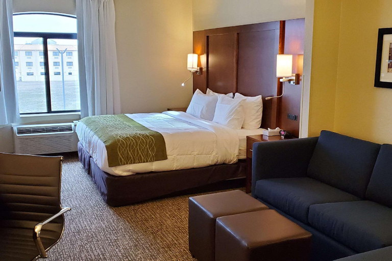 Bedroom 3, Comfort Inn Suites Decatur Forsyth, Macon
