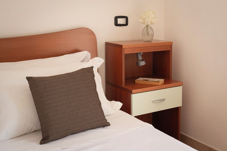 Bedroom 3, Madama club village, Crotone
