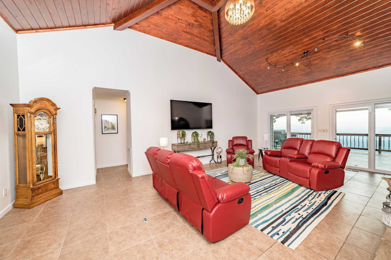 Others 5, Panorama by Avantstay Unparalleled Views, Deck w/ Hottub, Game Room Pool Table, Sevier