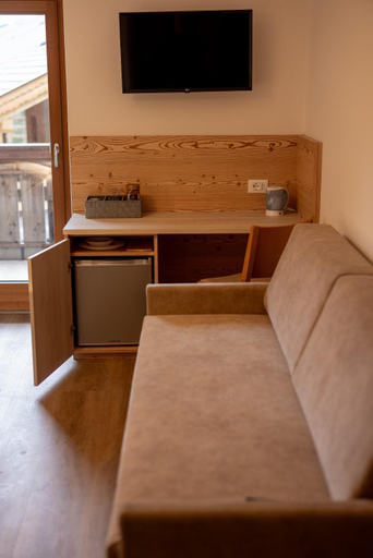 Others 5, SAN PIETRO DOLOMITI Small Budget Hotel, Bolzano