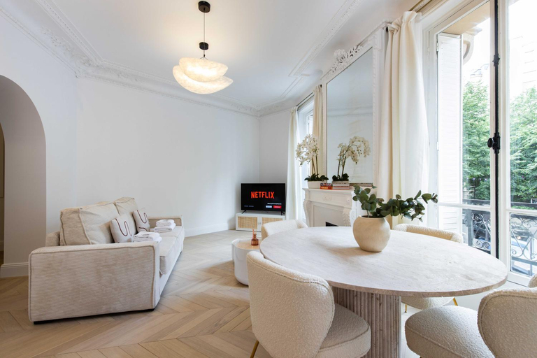 Others 5, Charming flat - 2BD6P - Passy  Eiffel Tower, Paris
