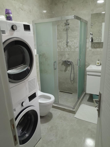 Shower 4, 1881 Otel, Çeşme