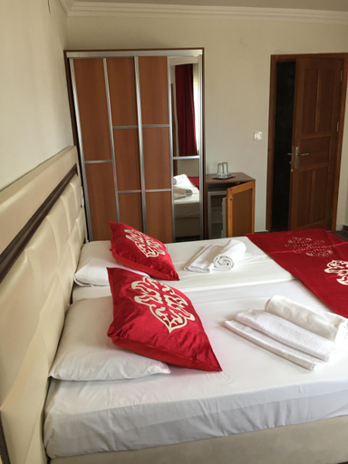 Bedroom 4, Hotel Sunset Troia, Ezine