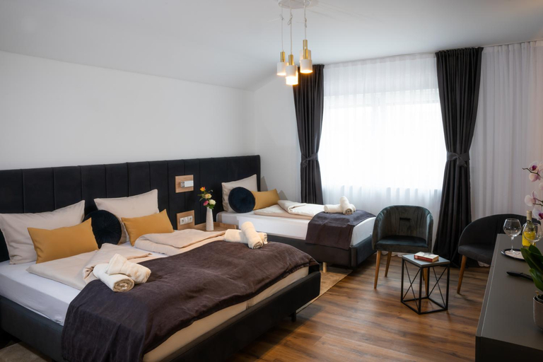 Bedroom 4, Grand Hotel, Heidekreis