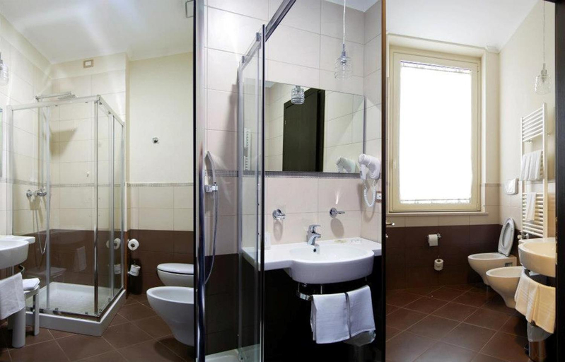 Bathroom 5, Hotel Palazzo Giancola, Foggia