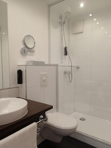 Bathroom 4, Hotel Mingarden, Düsseldorf