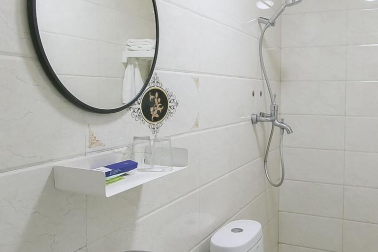 Bathroom, Baihe Anbian Holiday Village, Beijing