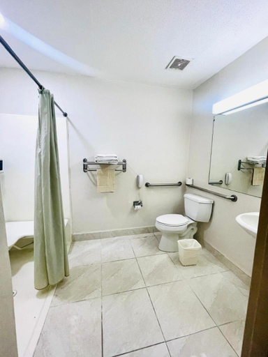 Bathroom 4, Metrotel Express, San Pedro Sula