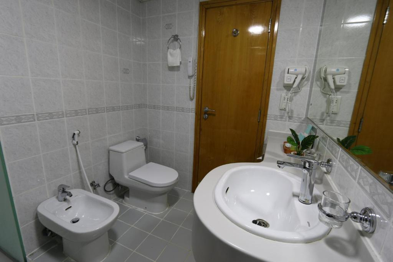 Bathroom 4, New California Hotel, Dubai