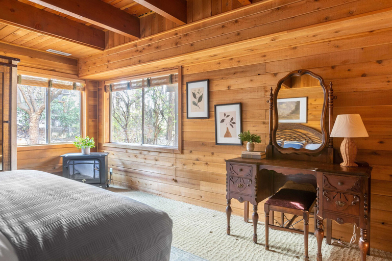 Bedroom 4, Turtlebear by Avantstay Gazebo Dining + Table Tennis National Forest Backyard + Mins to Snow Summit Turtlebear, San Bernardino