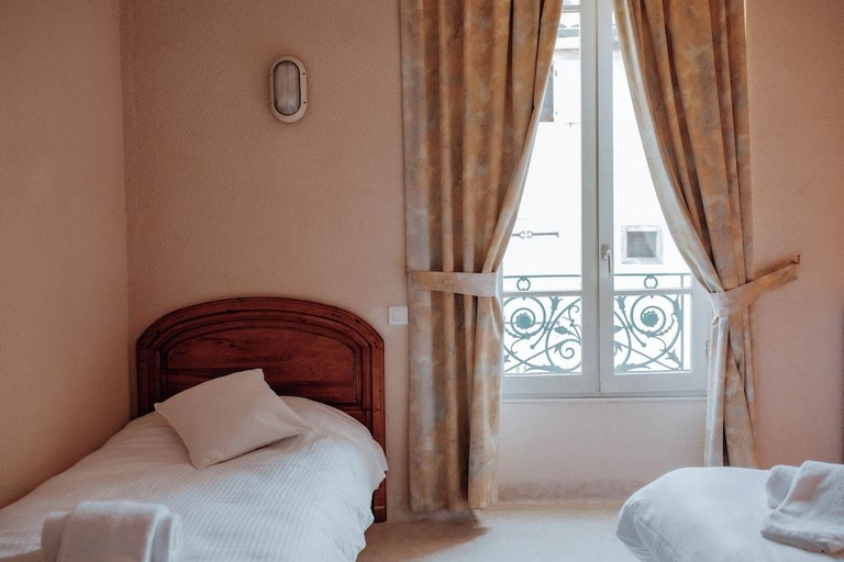 Bedroom, Hotel De France, Aude