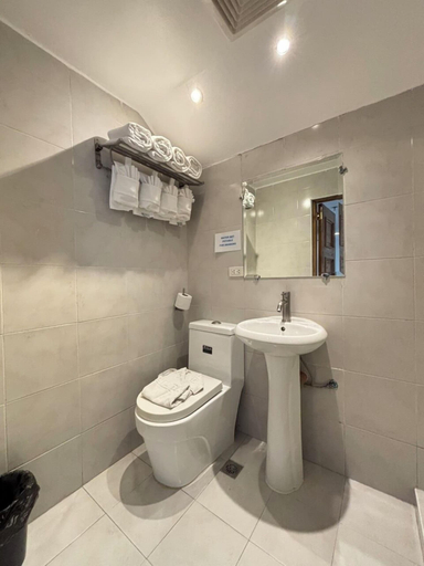 Bathroom 4