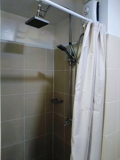 Bathroom 5, Coast Residences, Pasay City