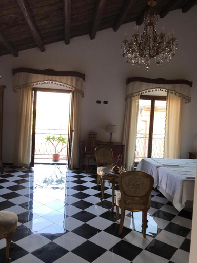 Others 4, Casa Rosa, Palermo