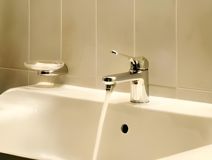 Bathroom 4, Ambassador Apparthotel, München