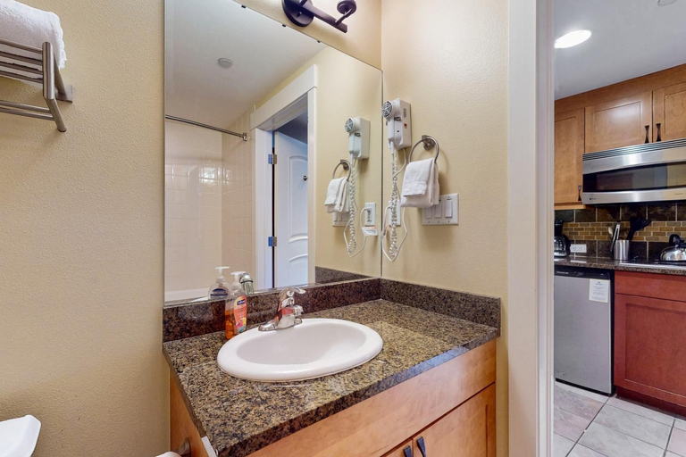 Bathroom 4, Ski-In Ski-Out Modern Mountain Condo, Grand