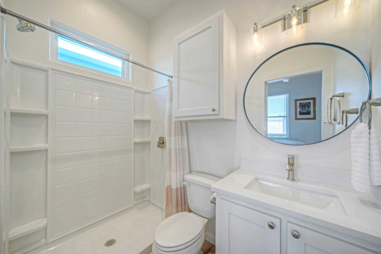 Bathroom 4, Between the Shores by Avantstay Pool, Boardwalk, Nueces