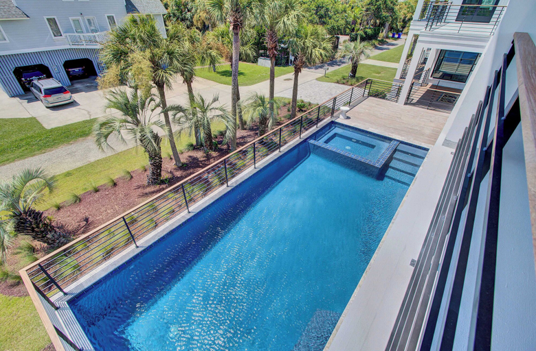 Sport & Beauty 4, 3 47th Avenue by Avantstay Oceanfront + Private Pool + View, Charleston
