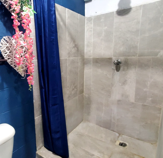 Bathroom 4, Suites Madero San Benito, San Salvador