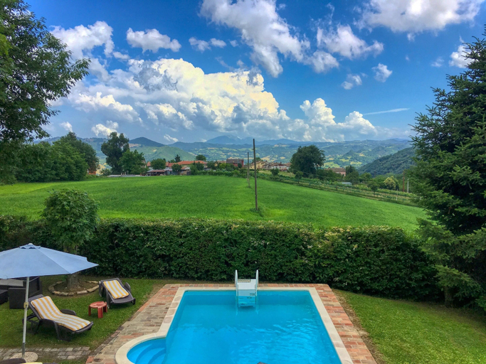 Pool 5, Scenic Hideaway With Pool, Fermo