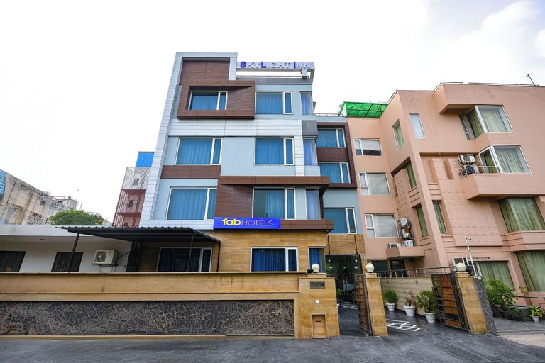 Exterior & Views 1, Fabhotel Skylight Inn, Gurgaon