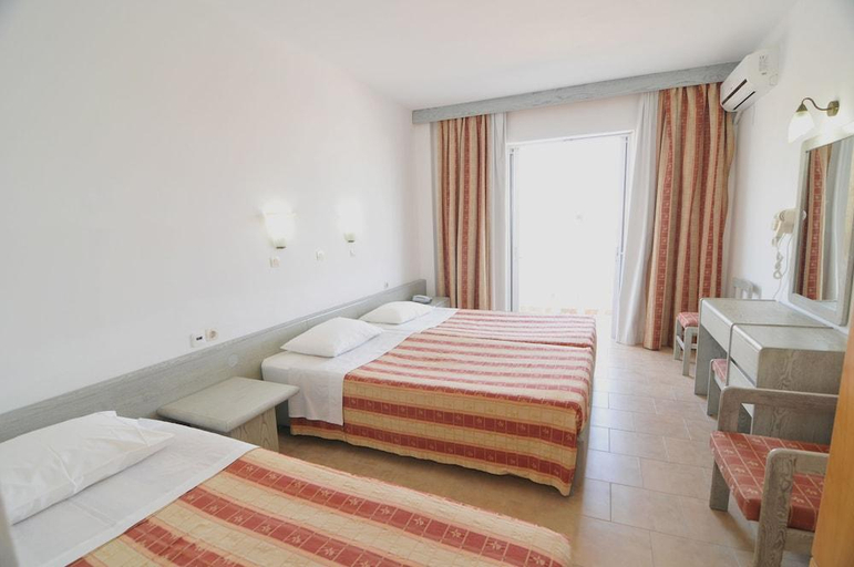 Bedroom 2, Fourtounis Hotel, South Aegean