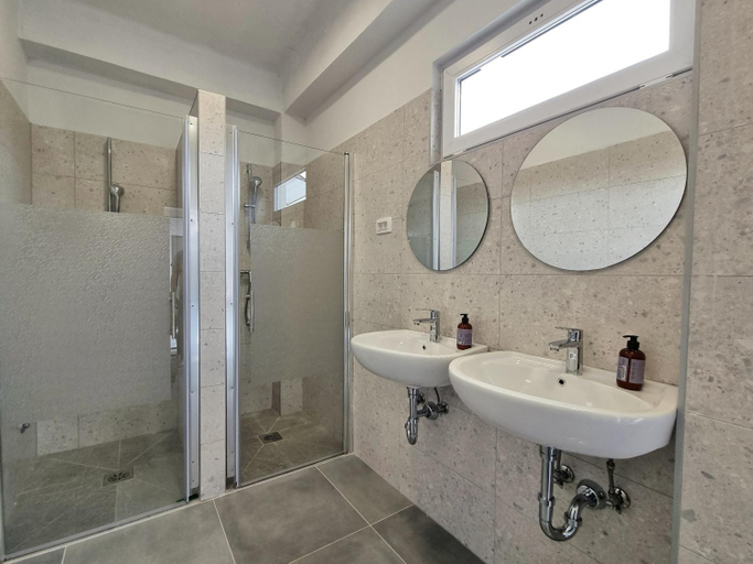 Bathroom 3, Hotel Bio, Koper